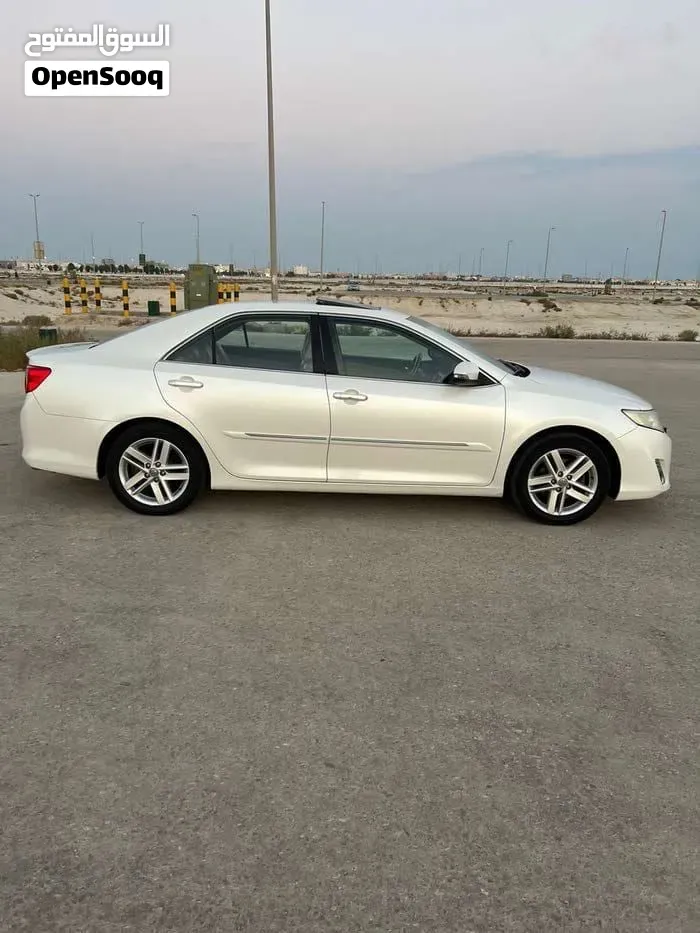 Toyota Camry 2014 photo 2