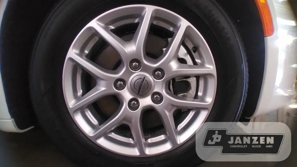 Chrysler Pacifica 2023 photo 2