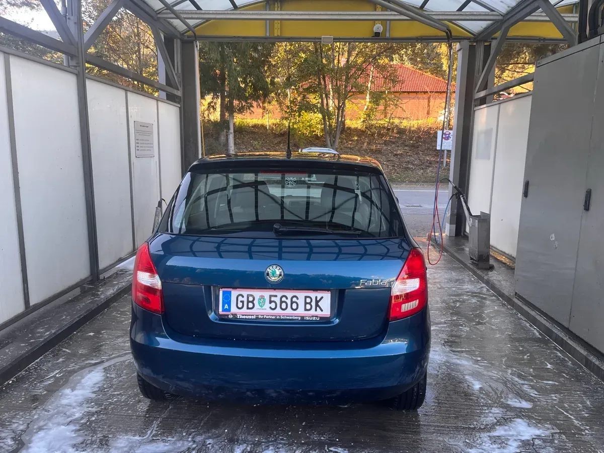Skoda Fabia 2012 photo 3