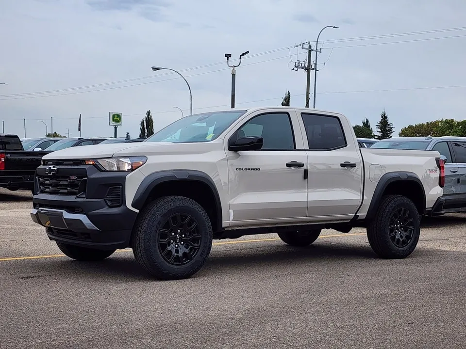 Chevrolet Colorado 2026 photo 2