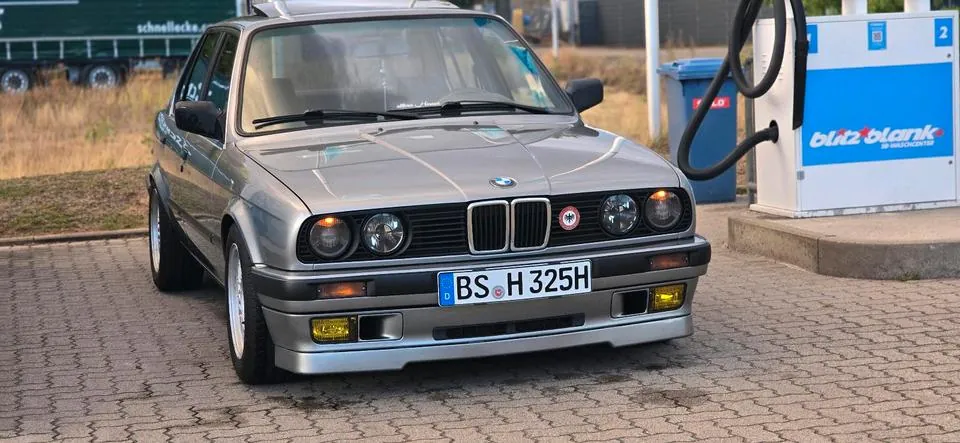 BMW E30