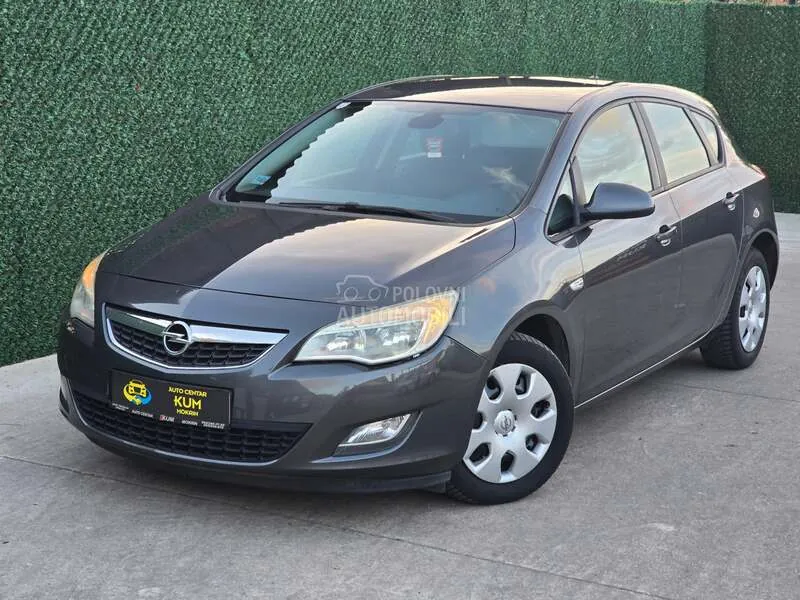 Opel Astra J