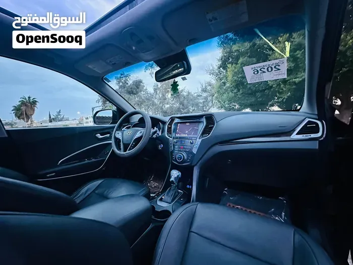 Hyundai Santa Fe 2018 photo 3