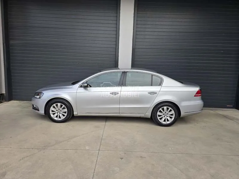 Volkswagen Passat 2012 photo 2