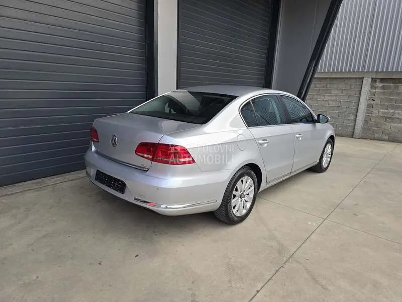 Volkswagen Passat 2012 photo 5