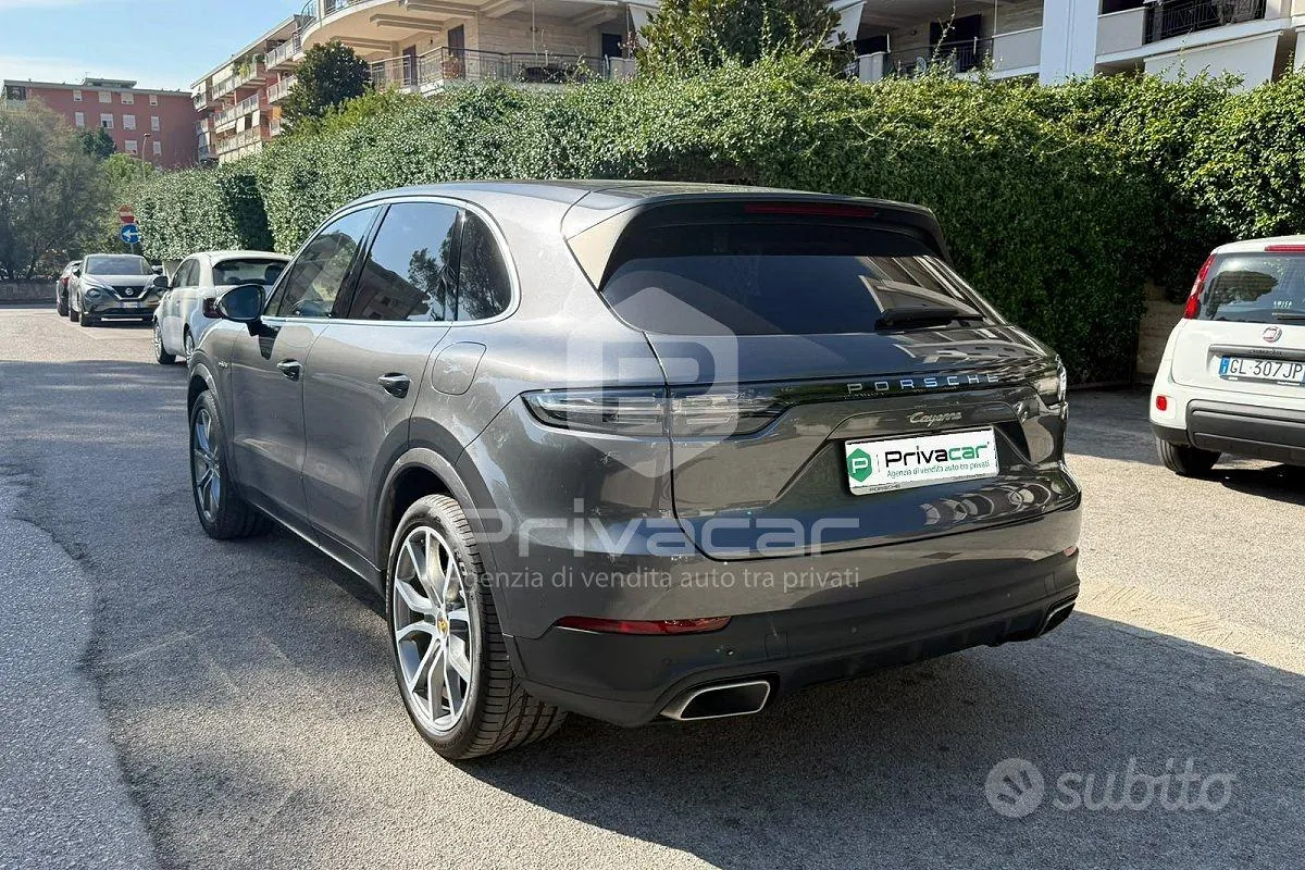 Porsche Cayenne 2021 photo 2