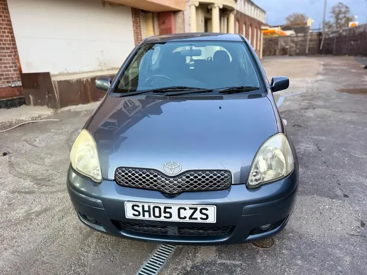 Toyota Yaris 2005 photo 5