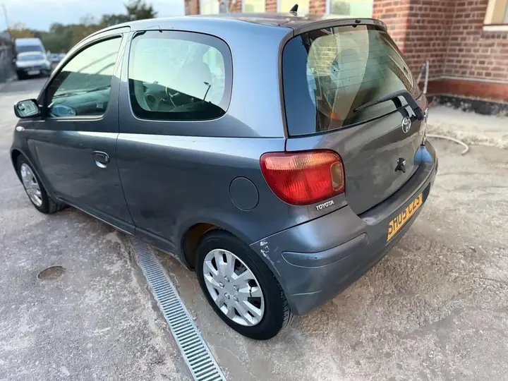 Toyota Yaris 2005 photo 4