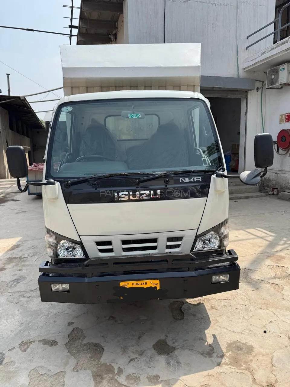 Isuzu Nkr