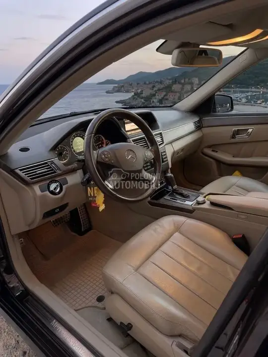 Mercedes-Benz E 220