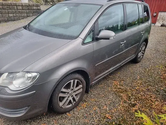 Volkswagen Touran 2008 photo 3