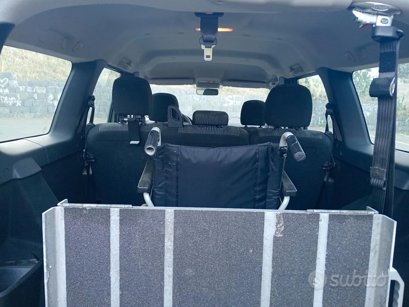 Dacia Logan 2011 photo 4