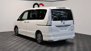 Nissan Serena 2015 photo 5