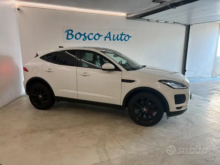 Jaguar E-Pace 2018 photo 4