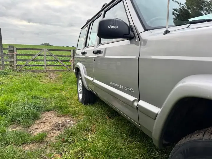 Jeep Cherokee 2001 photo 3