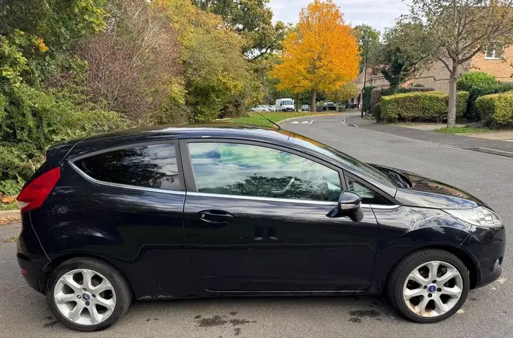 Ford Fiesta 2011 photo 4