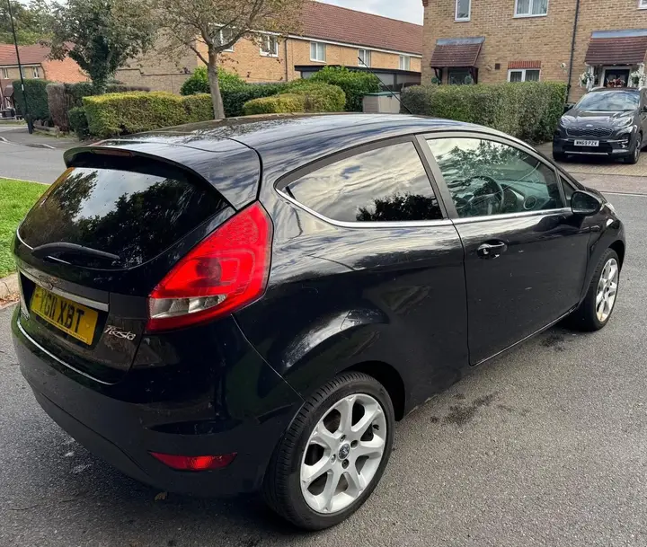 Ford Fiesta 2011 photo 5