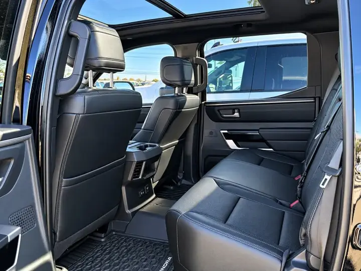 Toyota Tundra 2025 photo 3