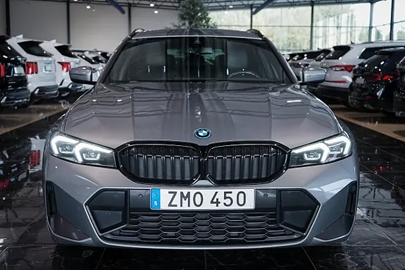 BMW 330E 2024 photo 2