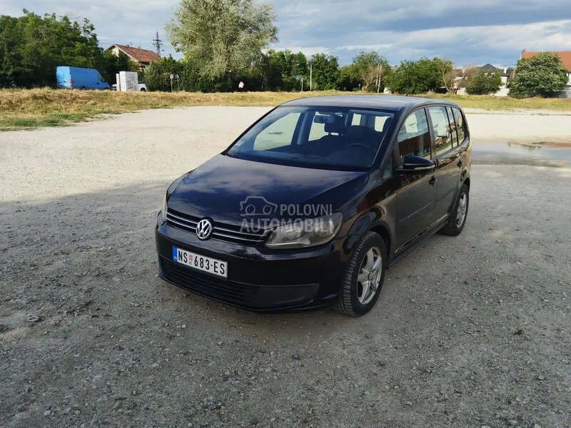 Volkswagen Touran 2013 photo 2