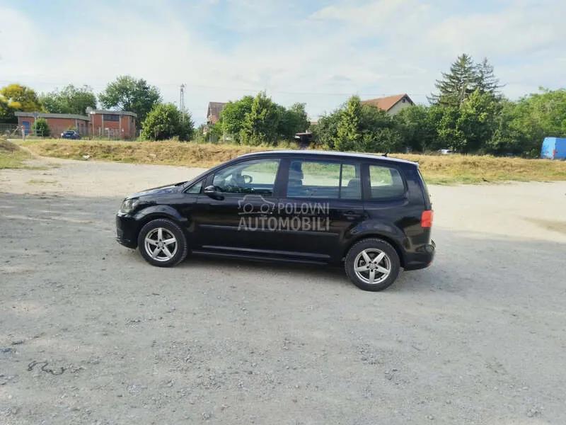 Volkswagen Touran 2013 photo 3