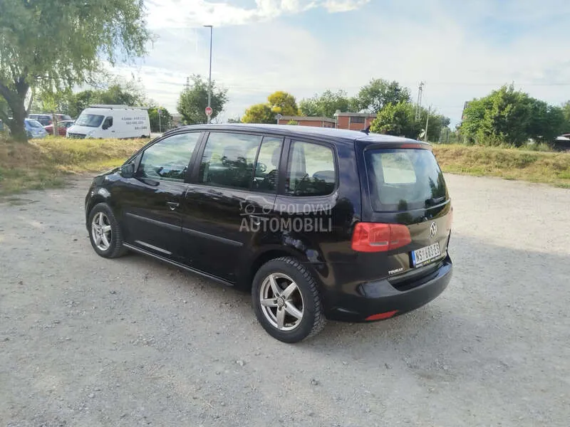 Volkswagen Touran 2013 photo 4