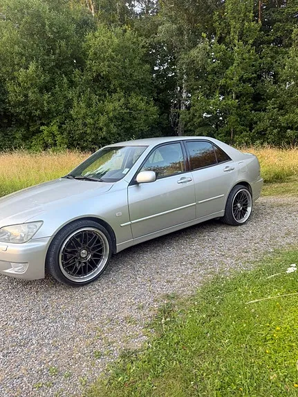 Lexus Is300 2002 photo 3