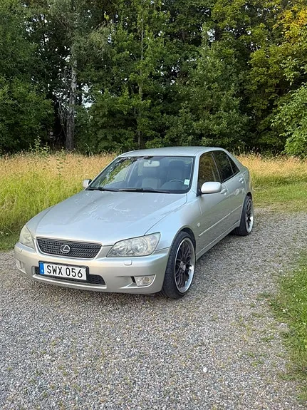 Lexus Is300
