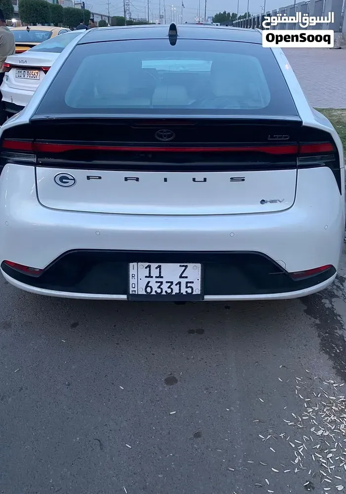 Toyota Prius 2023 photo 2