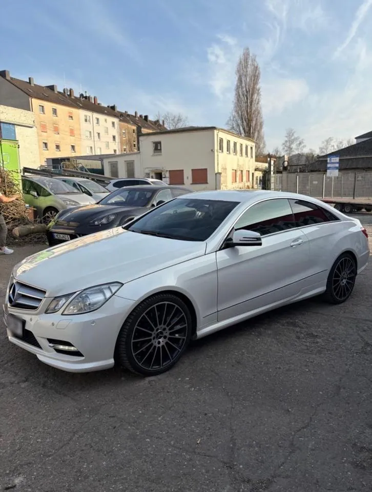 Mercedes-Benz E250
