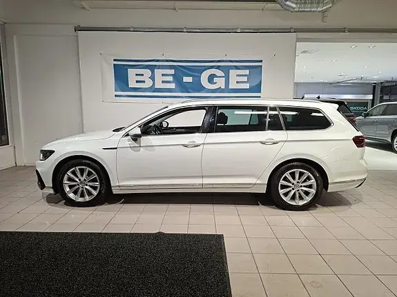 Volkswagen Passat 2020 photo 2