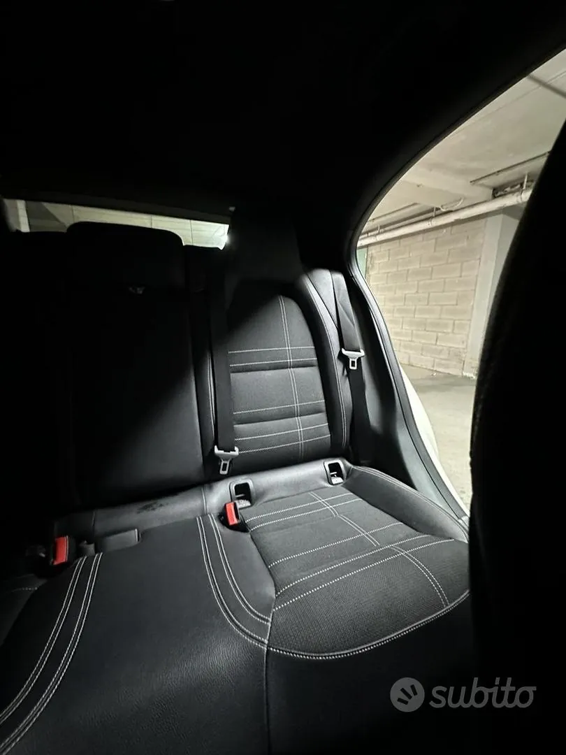 Mercedes-Benz A160 2015 photo 4