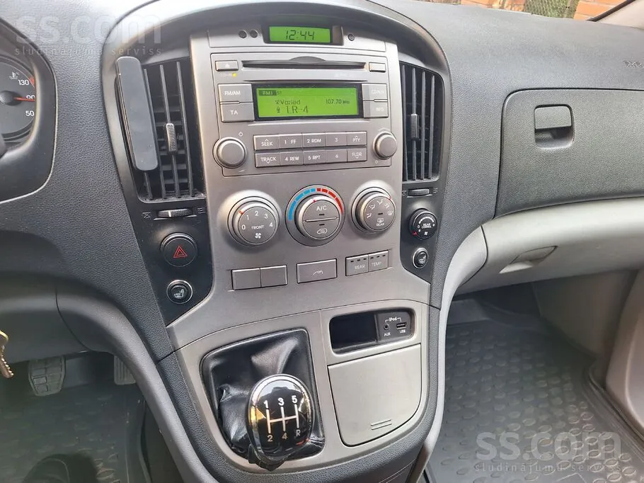 Hyundai H1 2010 photo 5