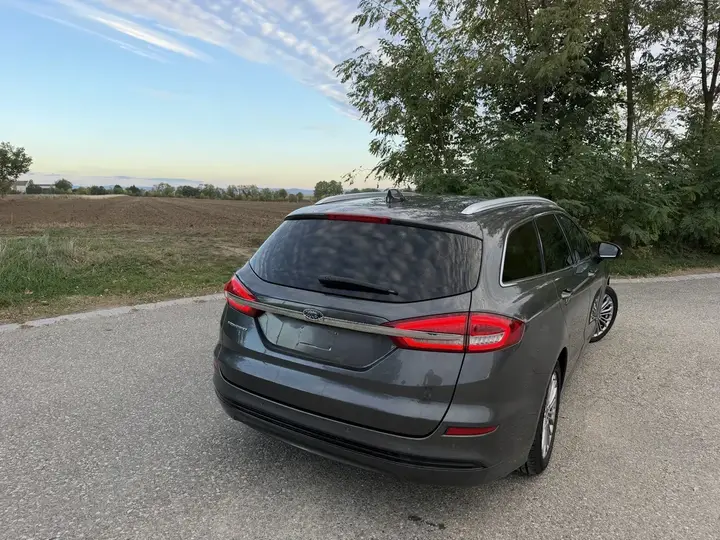 Ford Mondeo 2021 photo 2
