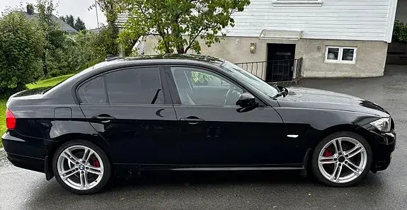 BMW 318D 2011 photo 3