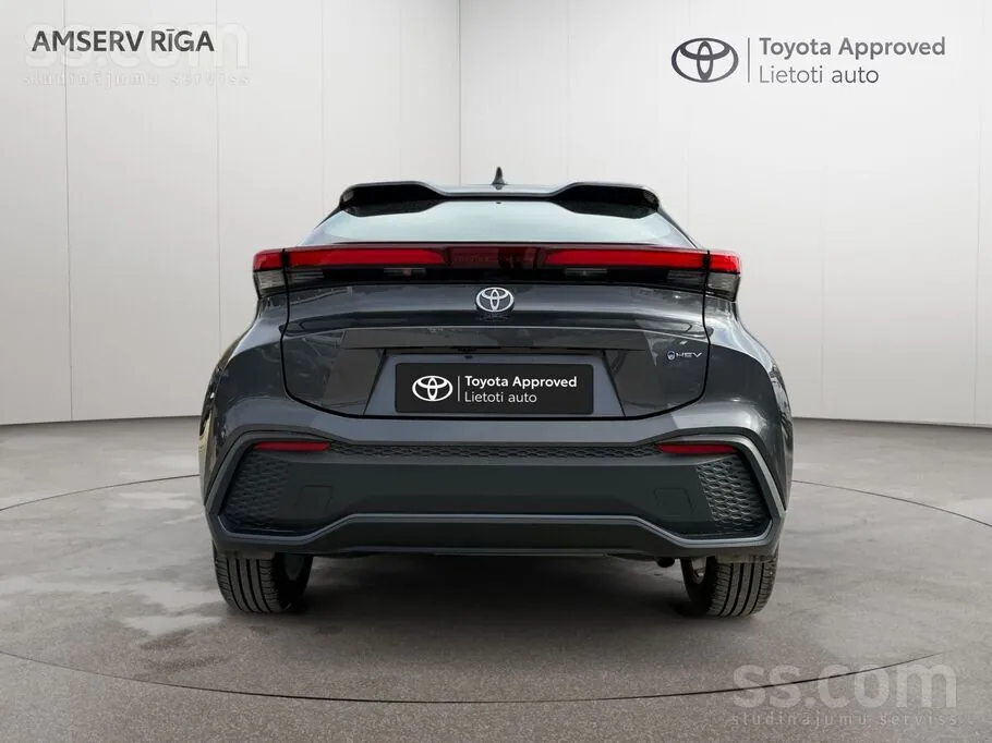 Toyota C-Hr 2025 photo 4
