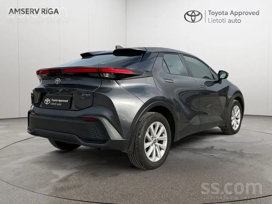 Toyota C-Hr 2025 photo 2