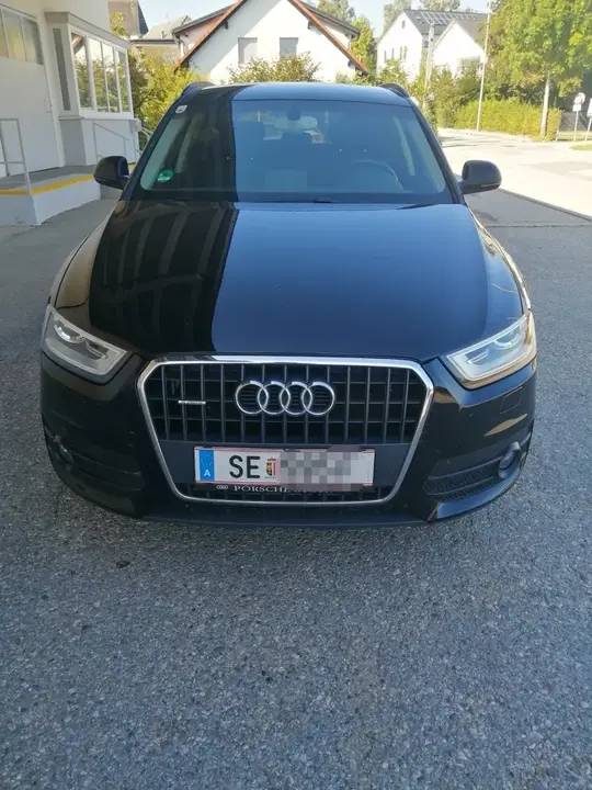 Audi Q3 2012 photo 2