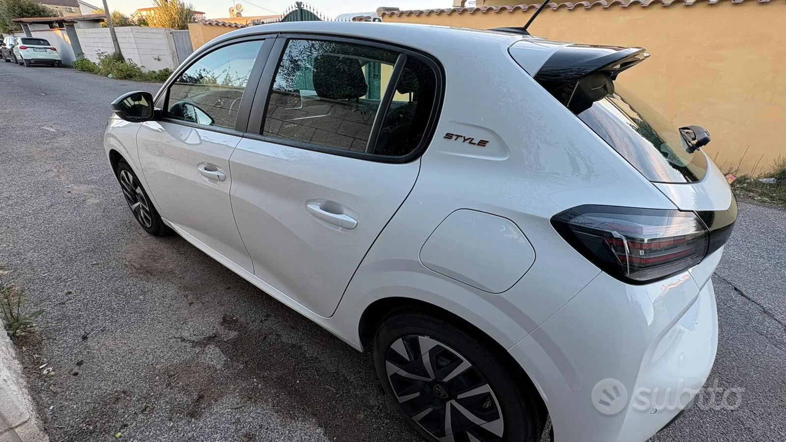 Peugeot 208 2024 photo 4