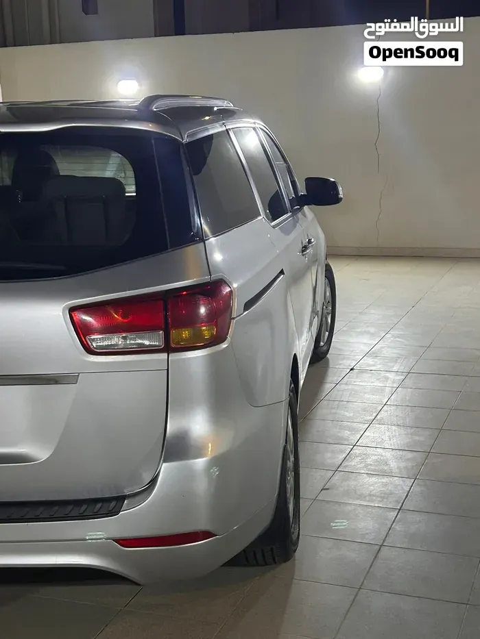 Kia Carnival 2017 photo 5