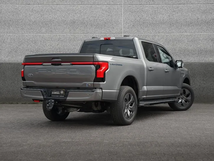 Ford F-150 2023 photo 2