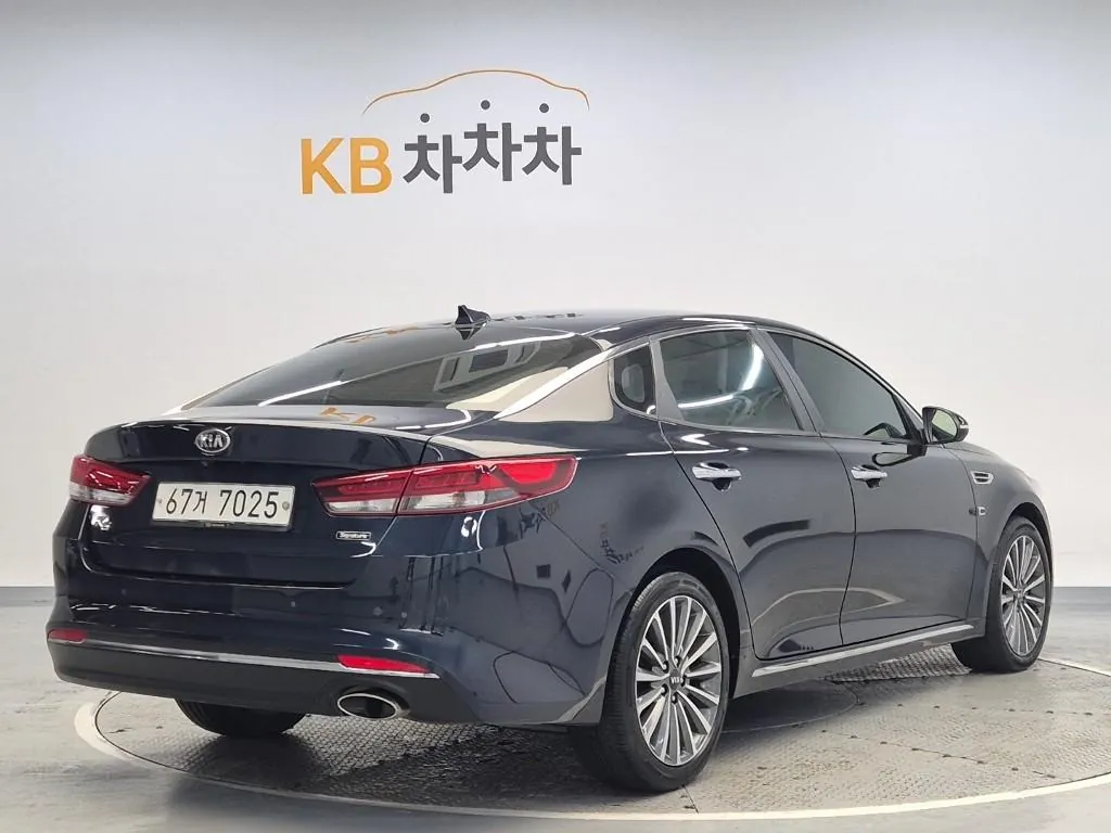 Kia K5 2017 photo 3