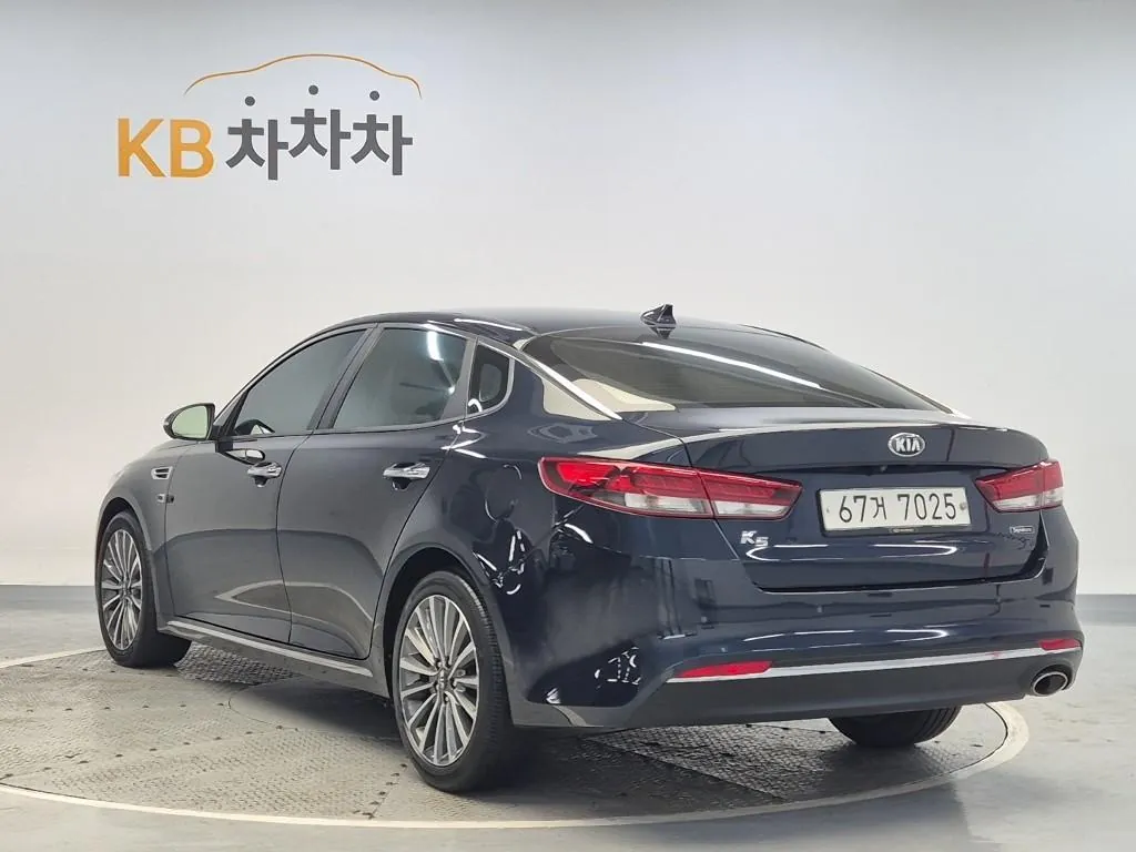 Kia K5 2017 photo 2