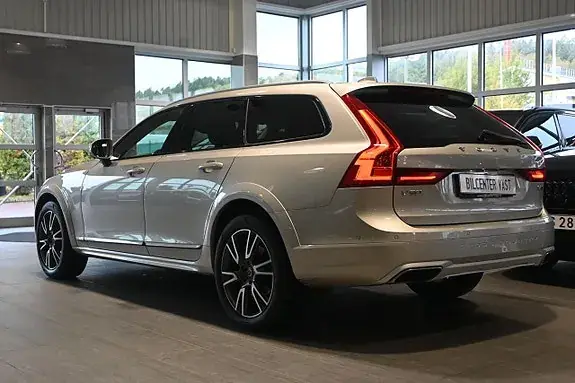 Volvo V90 Cross Country 2018 photo 3