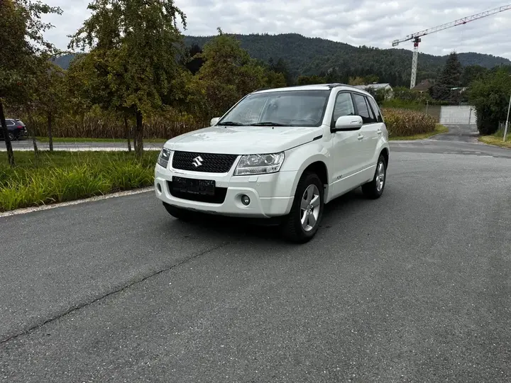 Suzuki Vitara 2011 photo 2