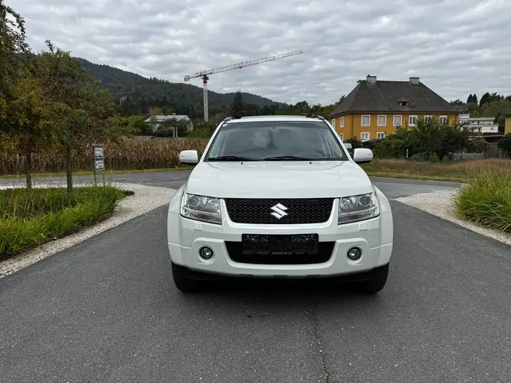 Suzuki Vitara 2011 photo 3