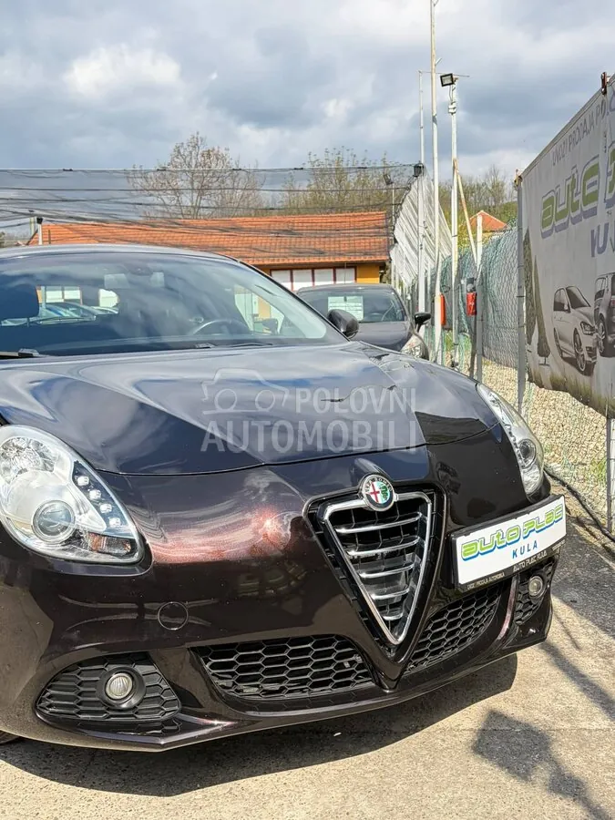 Alfa Romeo Giulietta 2011 photo 3