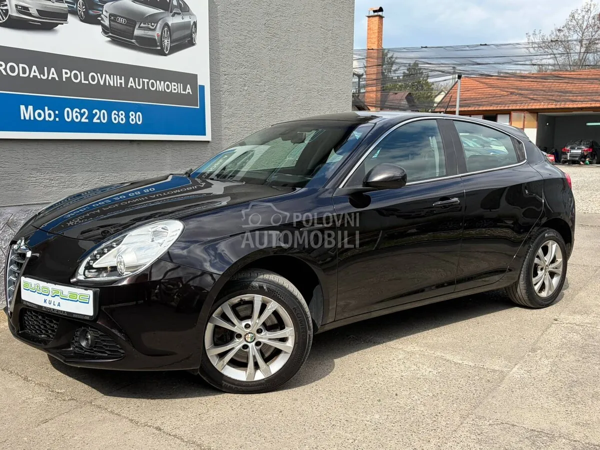 Alfa Romeo Giulietta 2011 photo 2