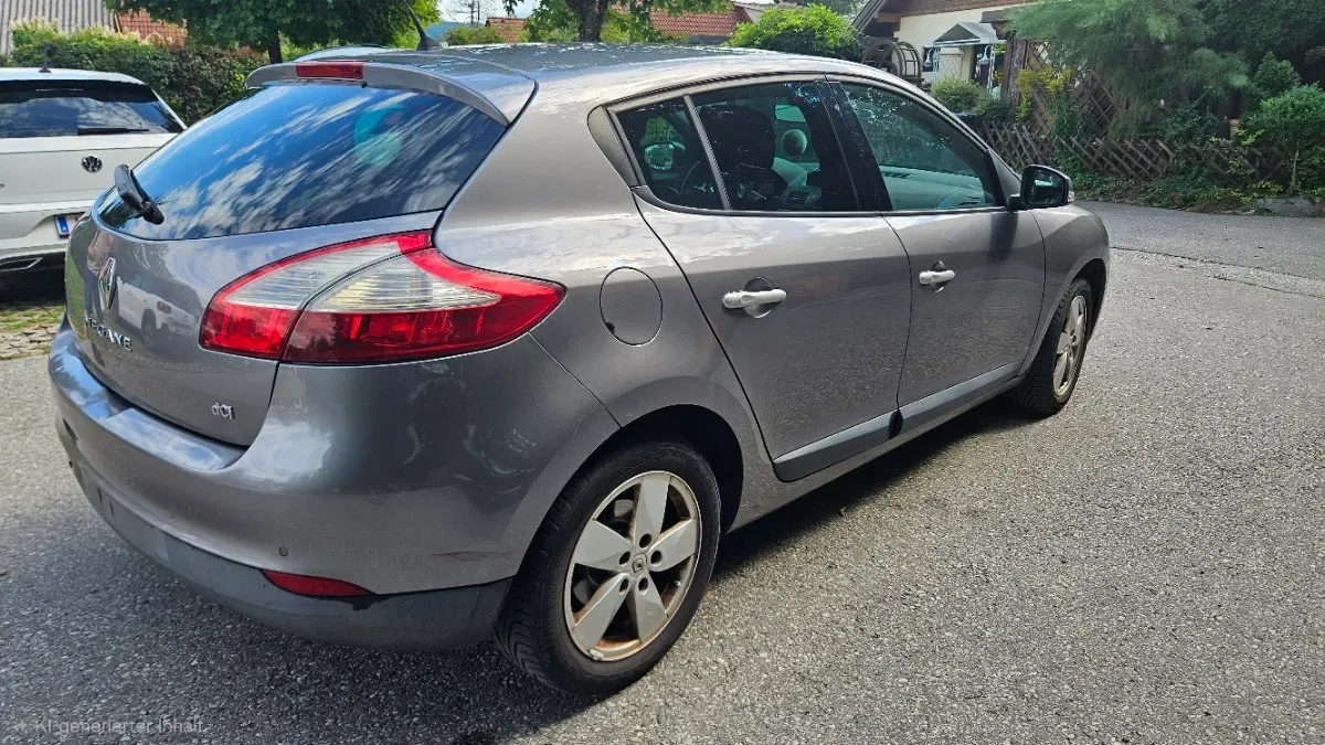 Renault Megane 2011 photo 2