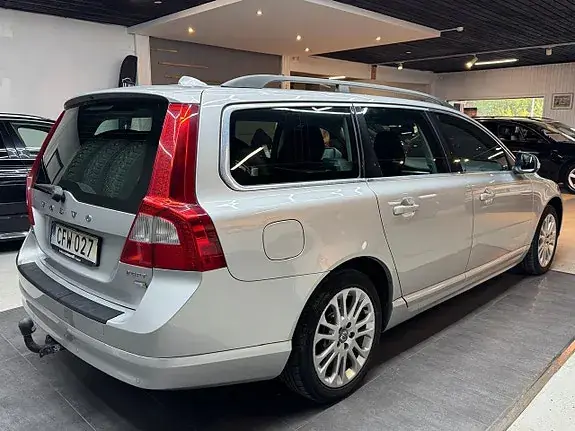 Volvo V70 2010 photo 5